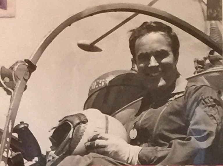 Helicopter hero: Old Elizabethan’s medal-winning bravery in the Troubles revealed
